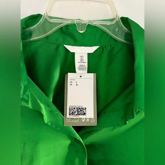 Green Women’s H&M Solid Satin Long Sleeve Shirt - Picture 3 of 4
